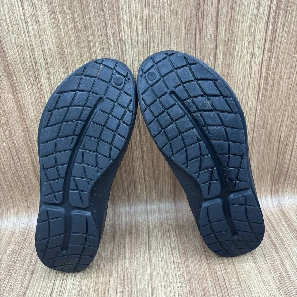 Oofos OOCandoo Recovery Sandals Mens 8 Womens 10 Black Hook‎ Loop Strap Active